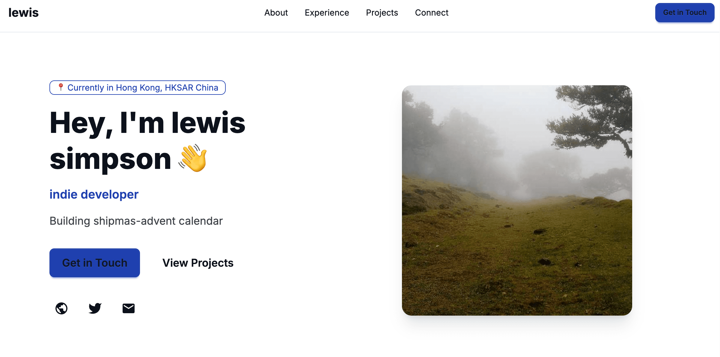 Portfolio Generator preview showing hosted theme options