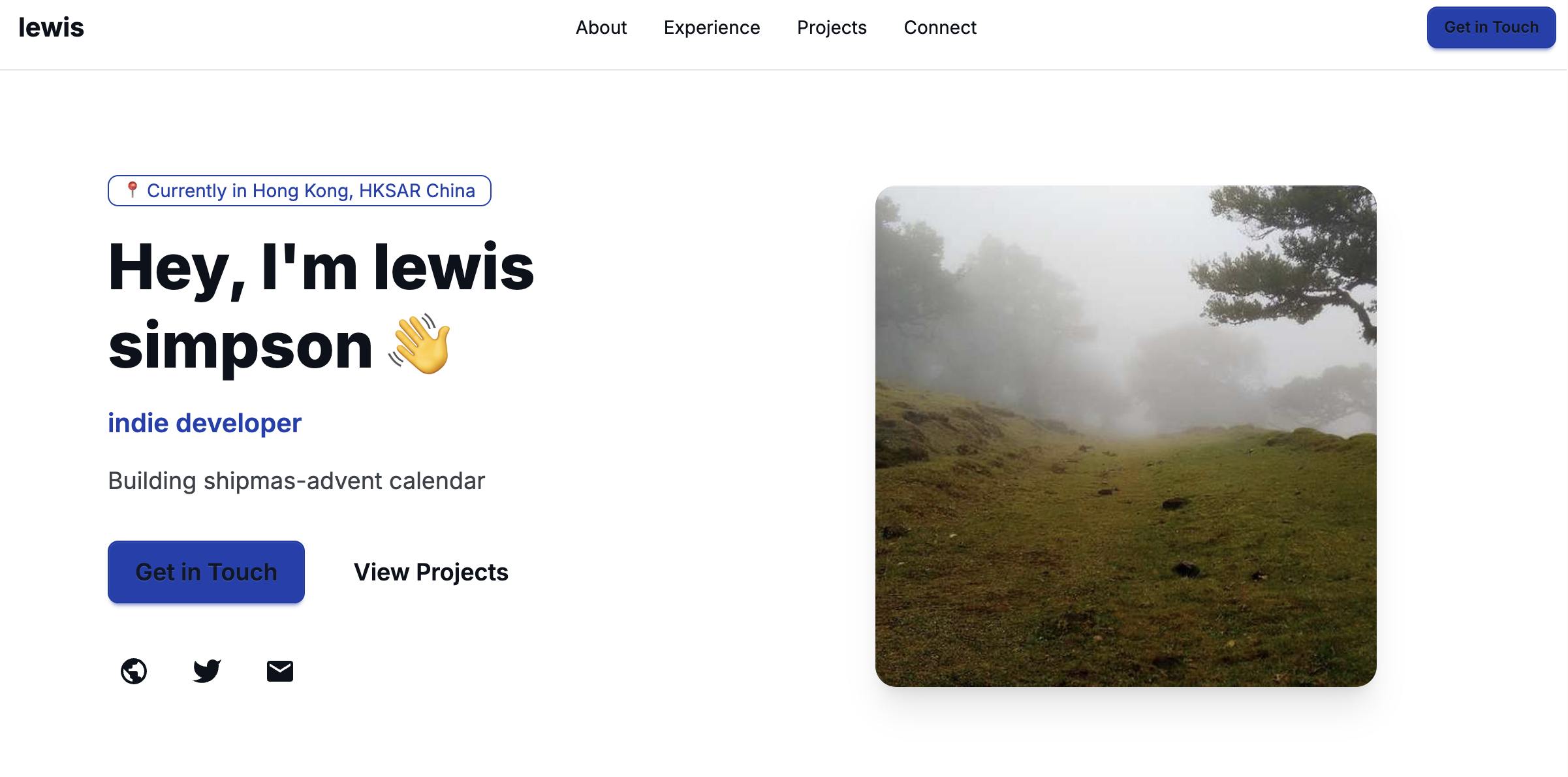 Portfolio Generator preview showing hosted theme options
